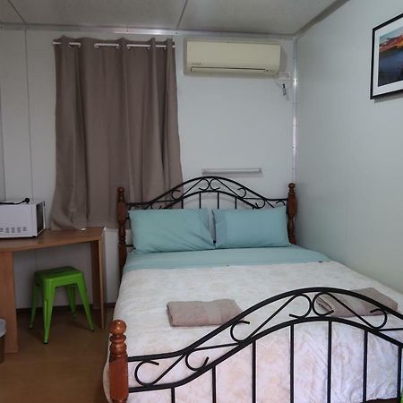 דרבי Mud Crab Motel מראה חיצוני תמונה